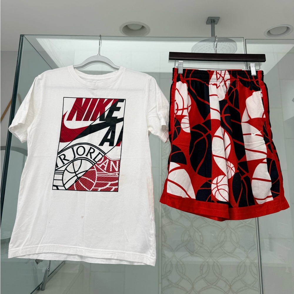 Nike Athletic Shorts/Top Set